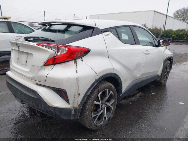Toyota C-HR Xle Image 10