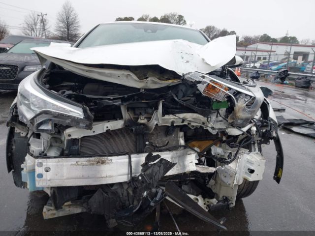 Toyota C-HR Xle Image 9