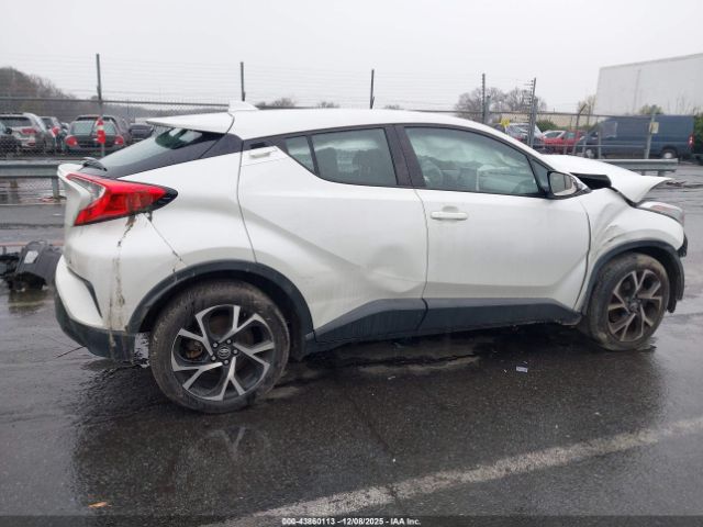 Toyota C-HR Xle Image 3