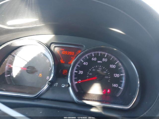 Nissan Versa 1.6 Sv Image 8