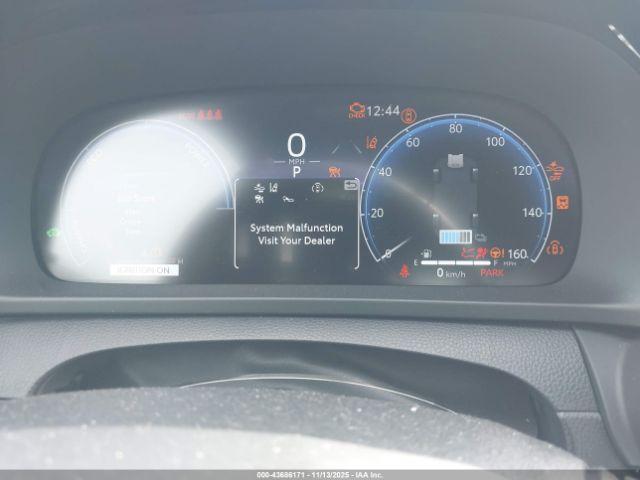 Toyota Crown Platinum Image 9