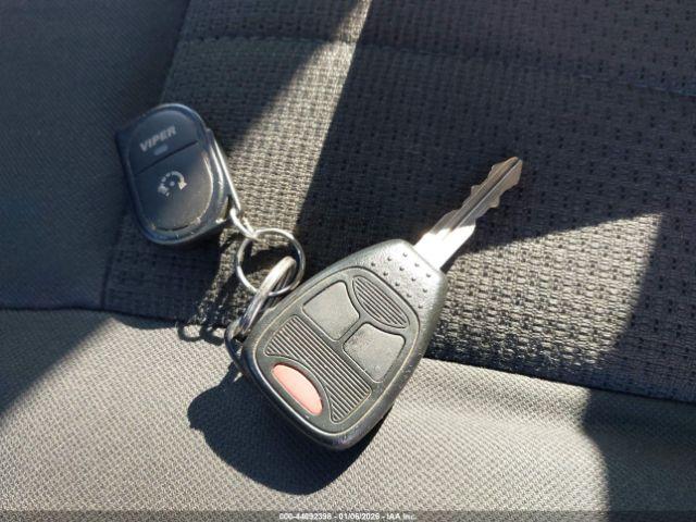 Dodge Nitro Heat Image 8