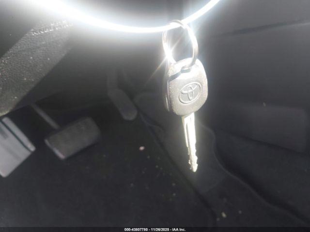 Toyota Corolla L Image 12