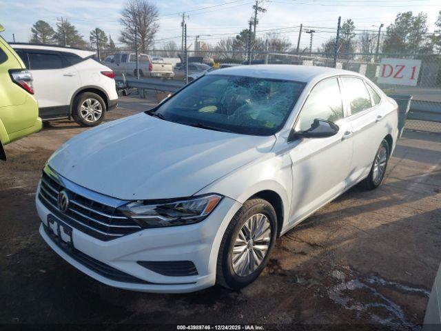 Volkswagen Jetta Image 3