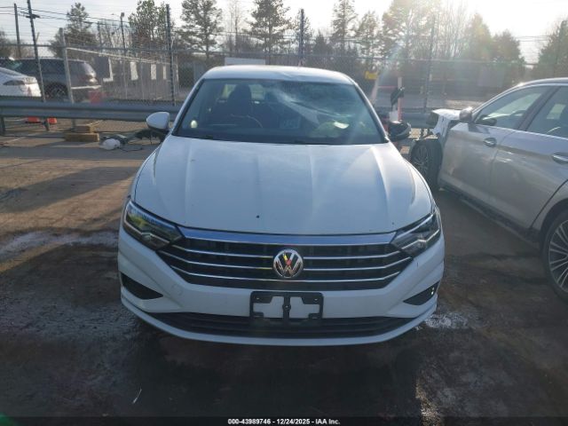 Volkswagen Jetta Image 9