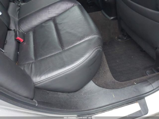 Acura TL 3.7 Image 8