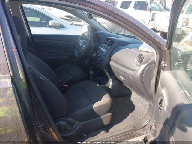 Nissan Versa 1.6 S+ Image 11