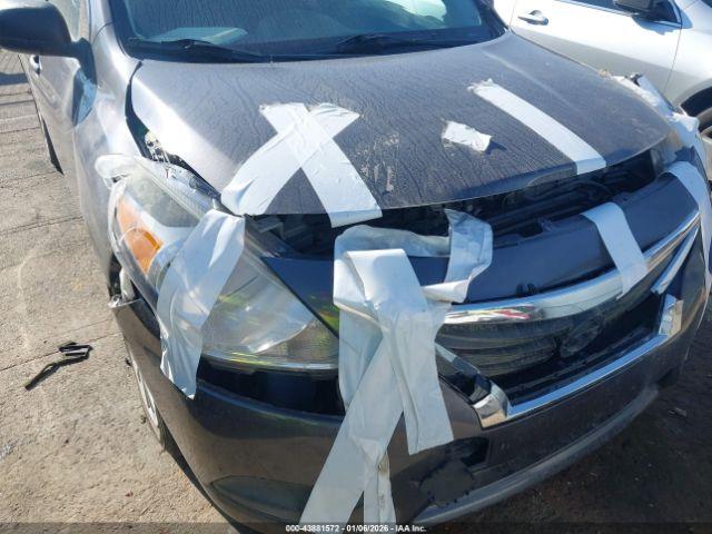 Nissan Versa 1.6 S+ Image 5