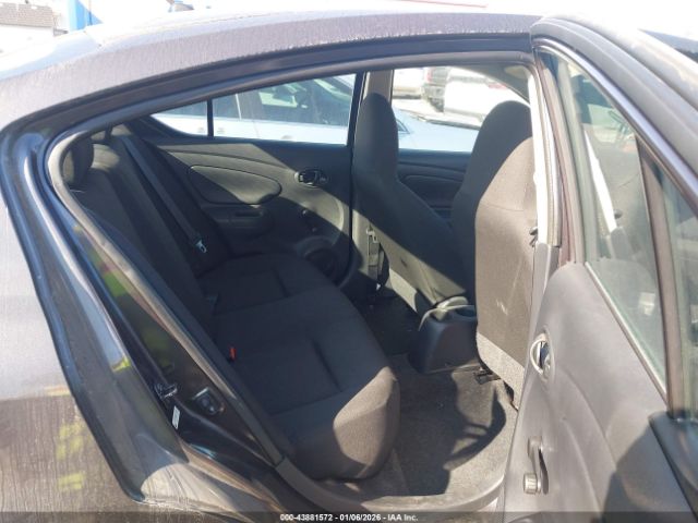 Nissan Versa 1.6 S+ Image 9