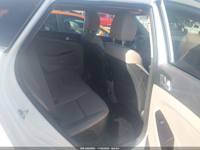 Hyundai TUCSON Limited Image 16