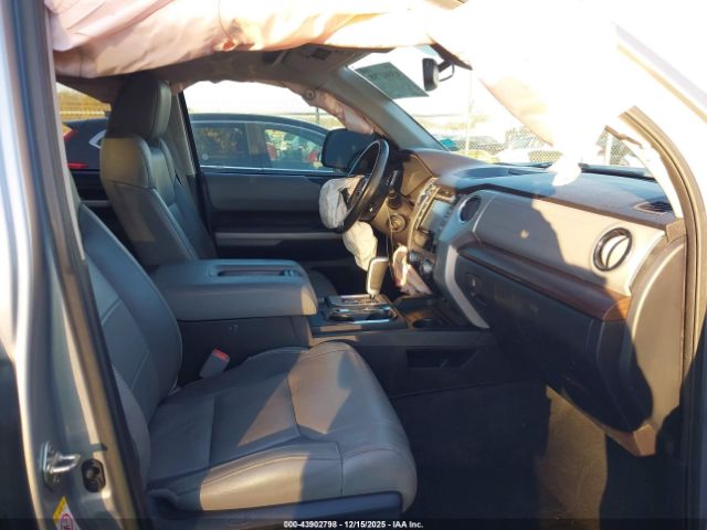 Toyota Tundra Limited 5.7l V8 Image 13