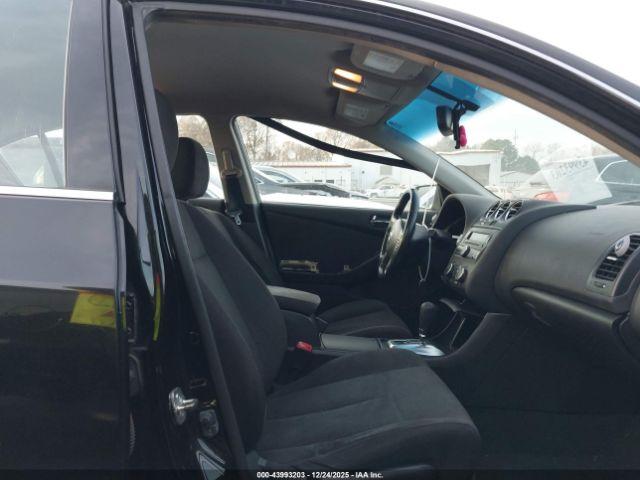 Nissan Altima 2.5 S Image 9