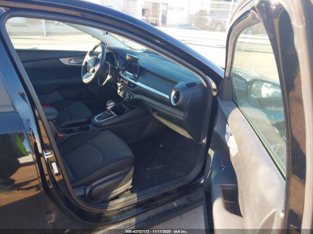 Kia Forte Lxs Image 7