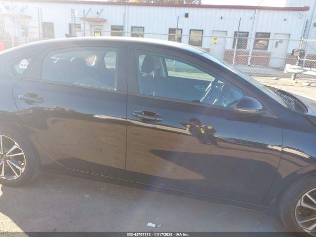 Kia Forte Lxs Image 9