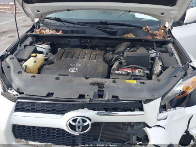 Toyota RAV4 Limited V6 Image 7