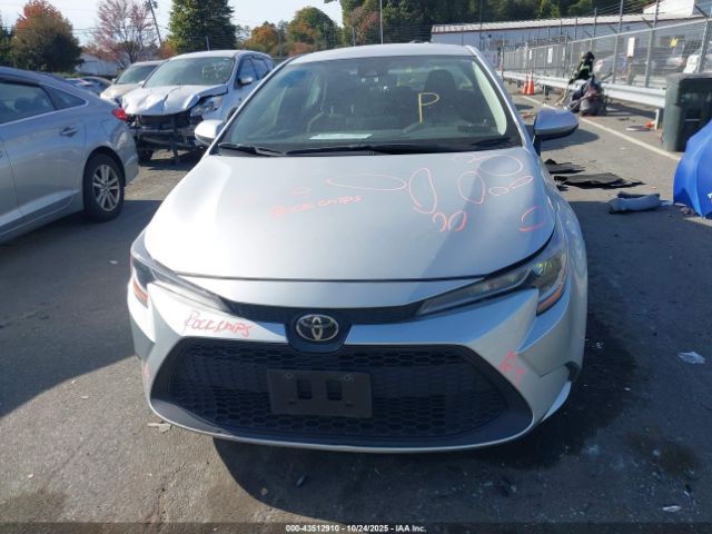 Toyota Corolla Le Image 9