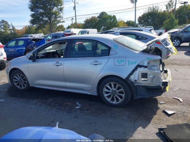 Toyota Corolla Le Image 10