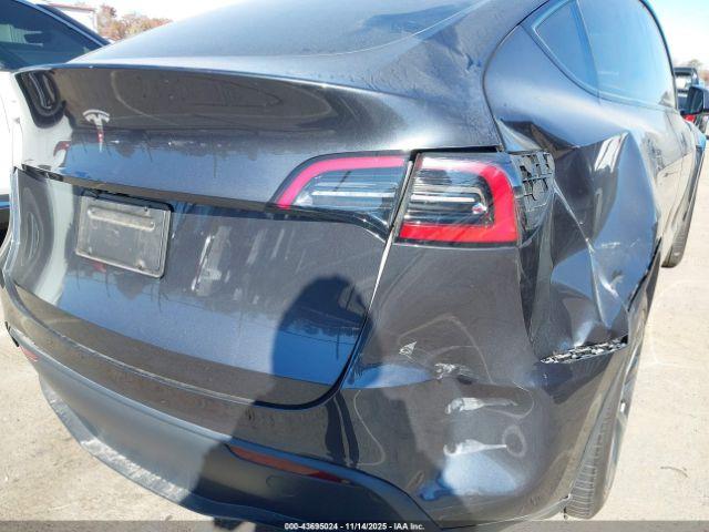 Tesla Model Y Long Range Dual Motor Rear-wheel Drive Image 15