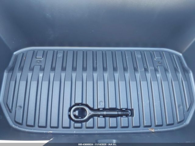 Tesla Model Y Long Range Dual Motor Rear-wheel Drive Image 3