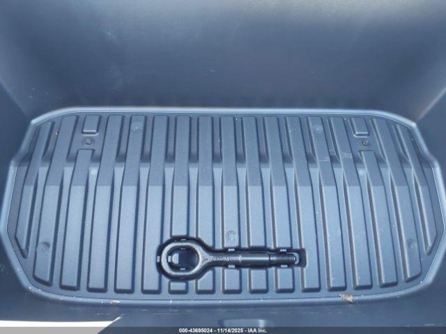 Tesla Model Y Long Range Dual Motor Rear-wheel Drive Image 3