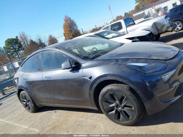 Tesla Model Y Long Range Dual Motor Rear-wheel Drive Image 13