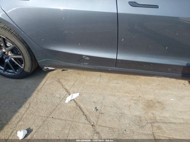 Tesla Model 3 Long Range Dual Motor All-wheel Drive Image 11