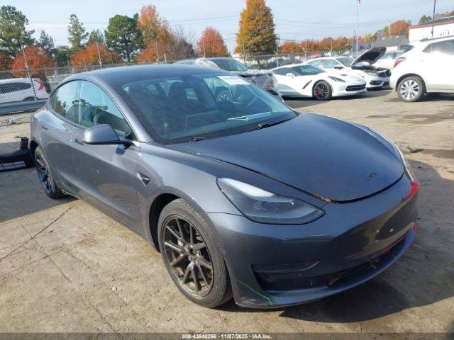 Tesla Model 3 Long Range Dual Motor All-wheel Drive Image 13