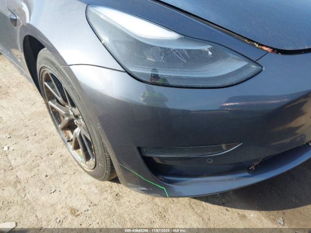 Tesla Model 3 Long Range Dual Motor All-wheel Drive Image 14