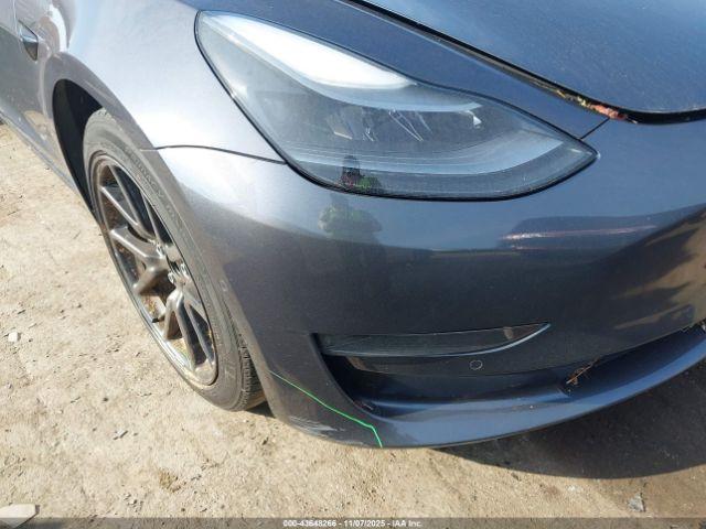 Tesla Model 3 Long Range Dual Motor All-wheel Drive Image 14