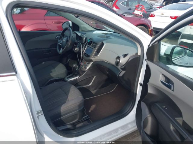 Chevrolet Sonic Lt Auto Image 8