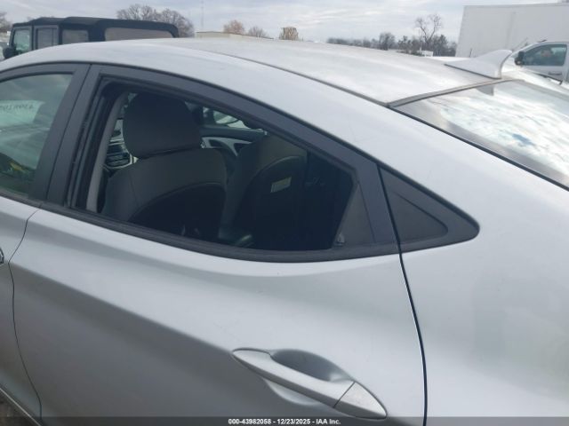 Hyundai ELANTRA Gls Image 9