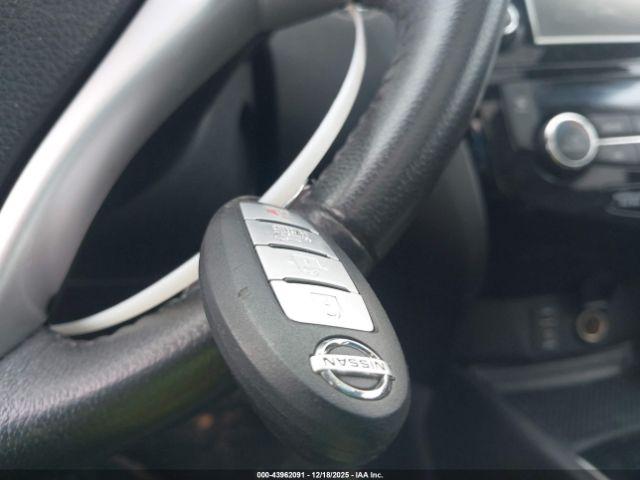 Nissan Rogue Image 9