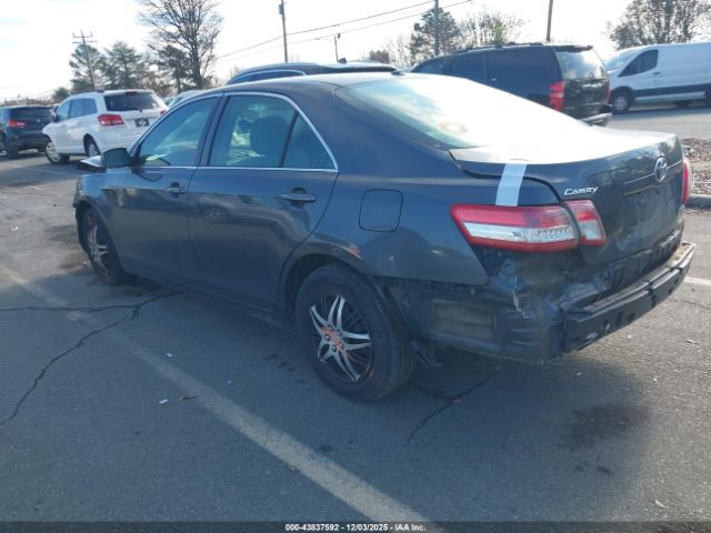 Toyota Camry Le Image 2