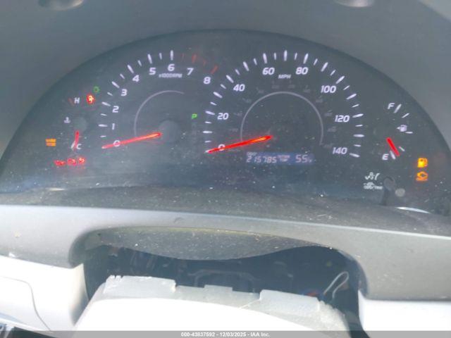 Toyota Camry Le Image 7