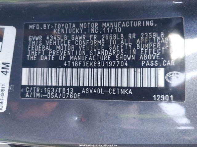 Toyota Camry Le Image 4