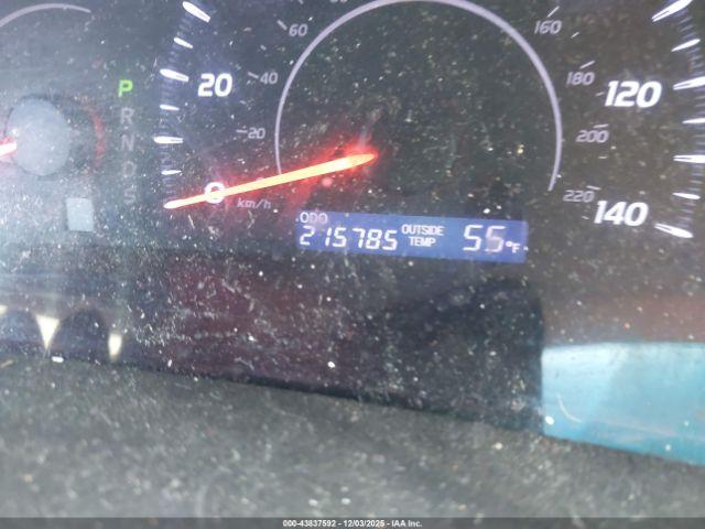 Toyota Camry Le Image 11