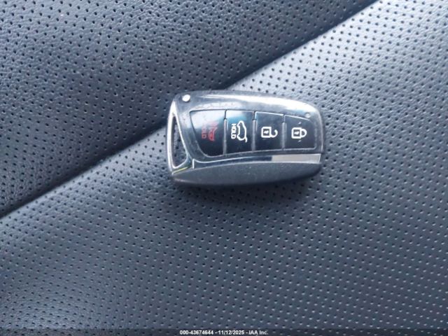 Hyundai SANTA FE Limited Ultimate Image 10