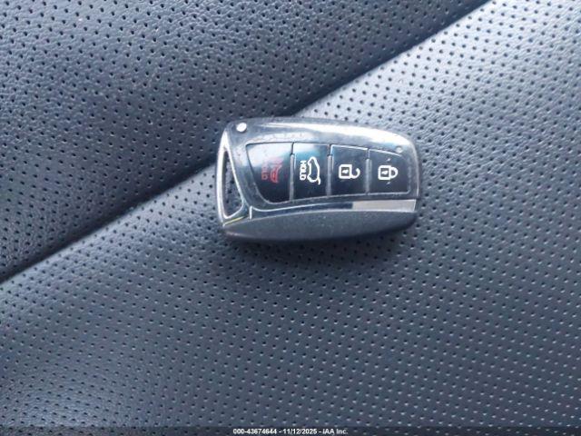 Hyundai SANTA FE Limited Ultimate Image 10