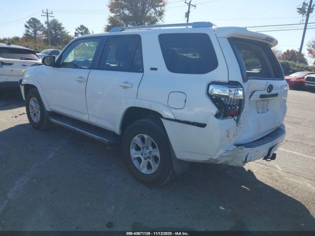 Toyota 4Runner Sr5 Image 14