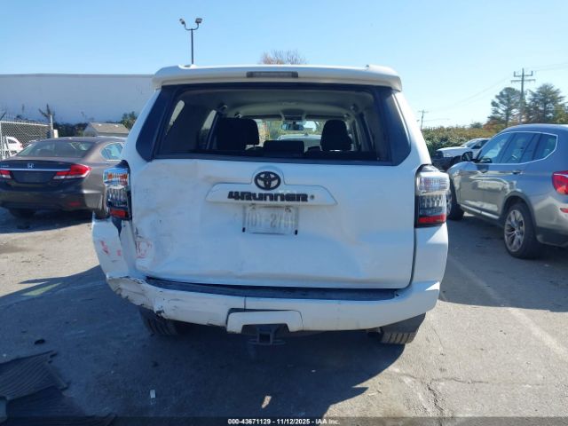 Toyota 4Runner Sr5 Image 13