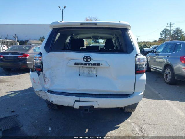 Toyota 4Runner Sr5 Image 13