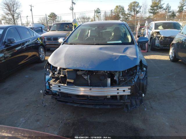 Toyota Corolla Le Image 12