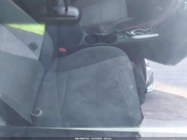 Toyota Corolla L Image 11