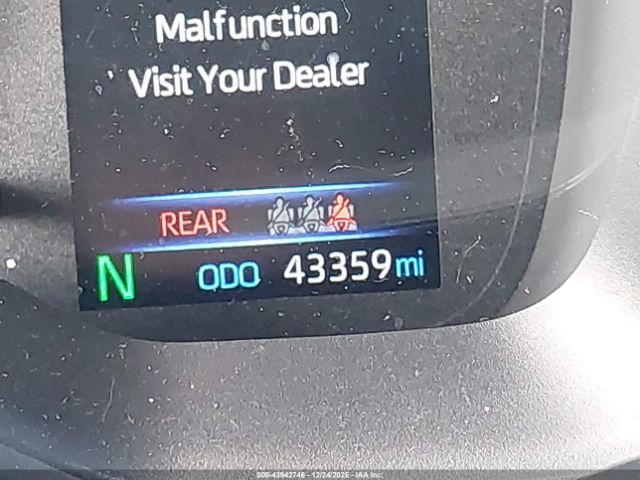 Toyota Corolla Le Image 10