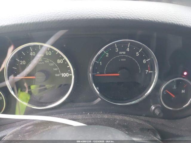 Jeep Wrangler Sahara 4x4 Image 15