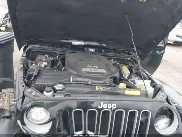 Jeep Wrangler Sahara 4x4 Image 12