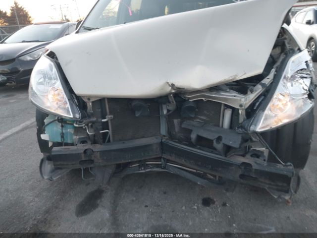 Toyota Sienna Le Image 3