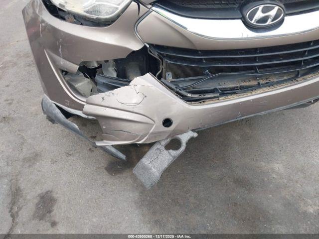 Hyundai TUCSON Limited Image 14
