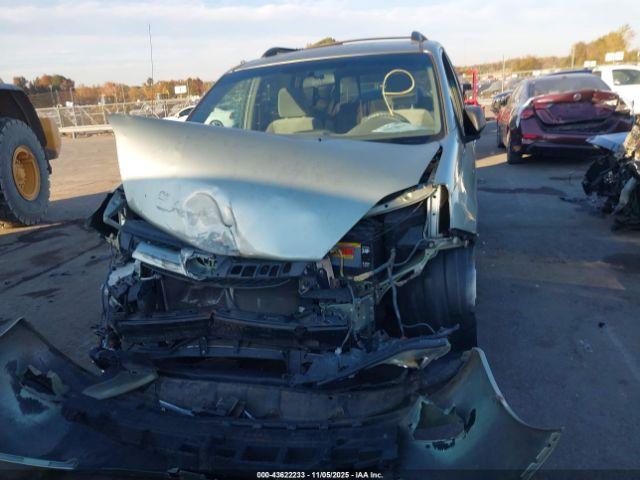 Toyota Sienna Le Image 8