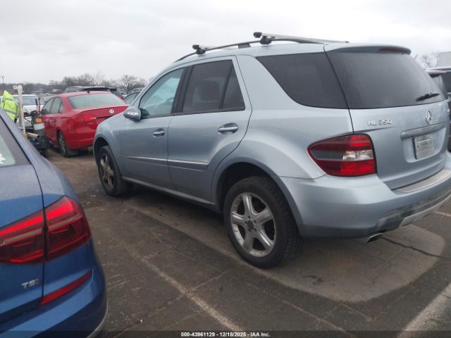 Mercedes-Benz M-Class 4matic Image 5